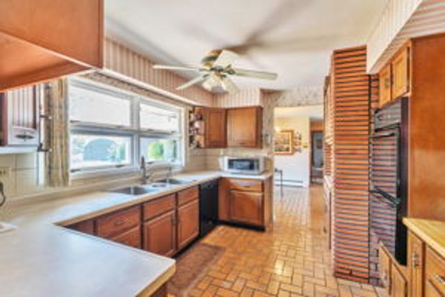 8001 Rutherford Avenue, Burbank, IL 60459