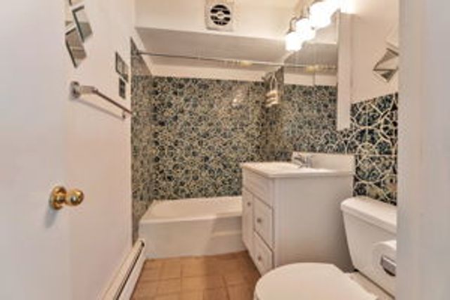 8001 Rutherford Avenue, Burbank, IL 60459