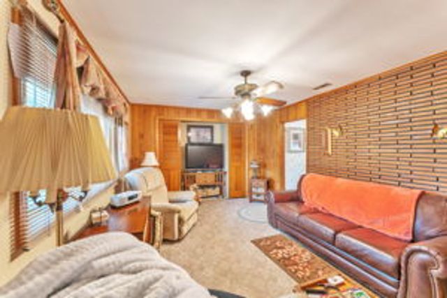 8001 Rutherford Avenue, Burbank, IL 60459