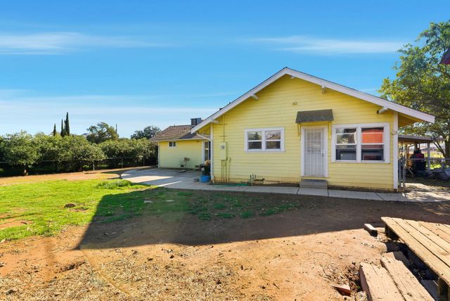 37801 Rd 200, Woodlake, CA 93286