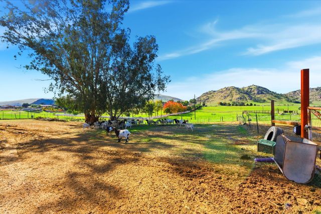 37801 Rd 200, Woodlake, CA 93286