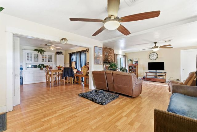 37801 Rd 200, Woodlake, CA 93286