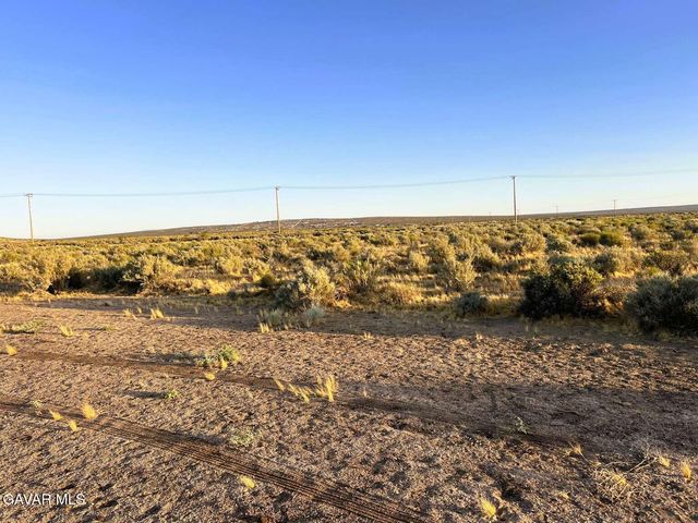 9982 Grant Avenue, California City, CA 93505