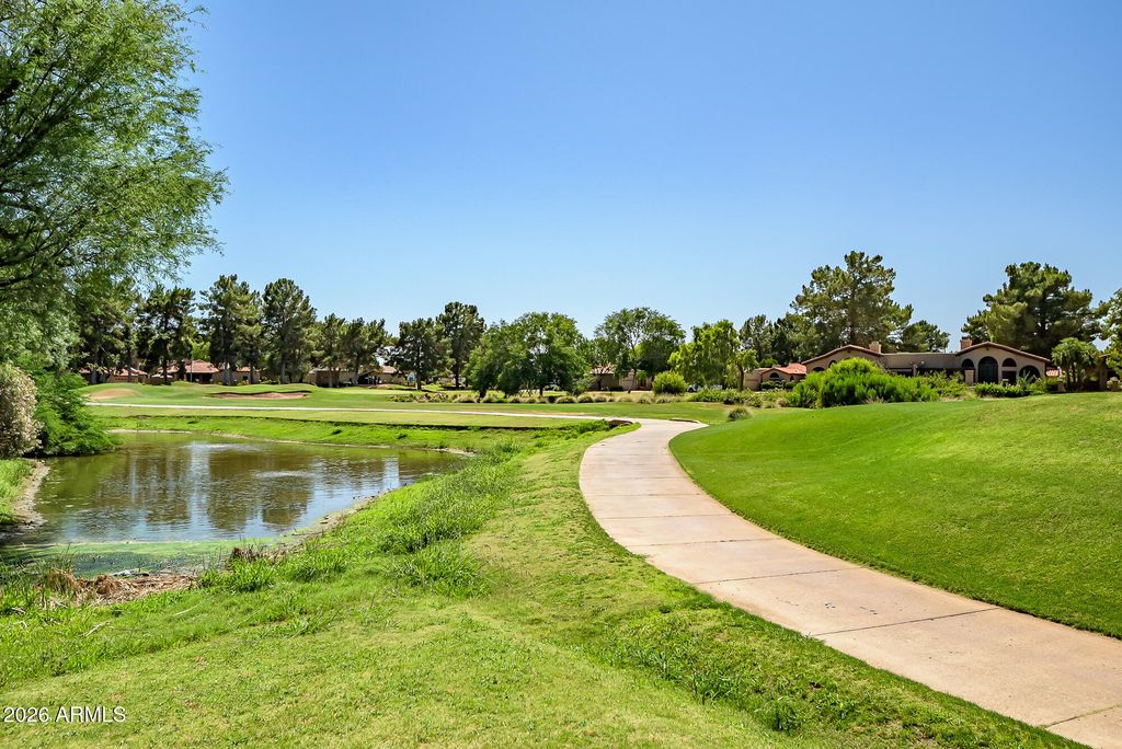 Image 25 of property listing at 4116 E Paradise Drive, Phoenix, AZ 85028