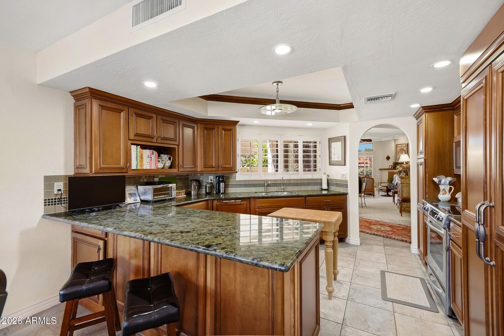 Image 9 of property listing at 4116 E Paradise Drive, Phoenix, AZ 85028