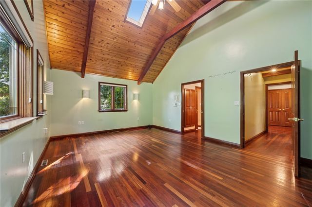 260 Jennie Dr, North Huntingdon, PA 15642