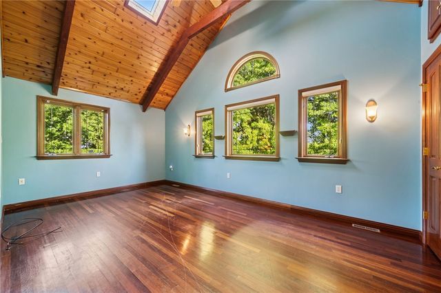 260 Jennie Dr, North Huntingdon, PA 15642