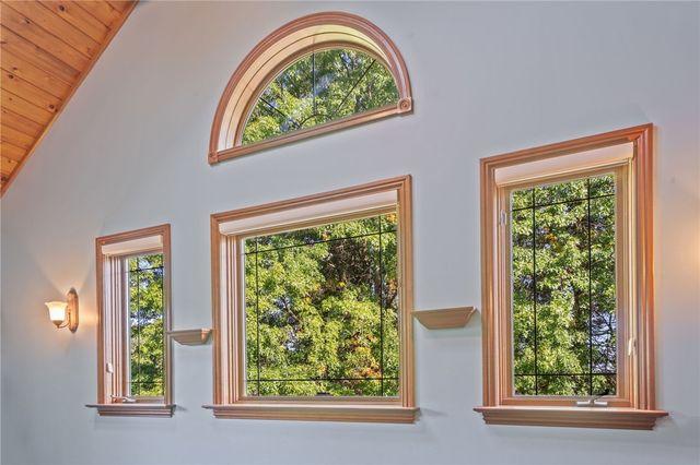 260 Jennie Dr, North Huntingdon, PA 15642