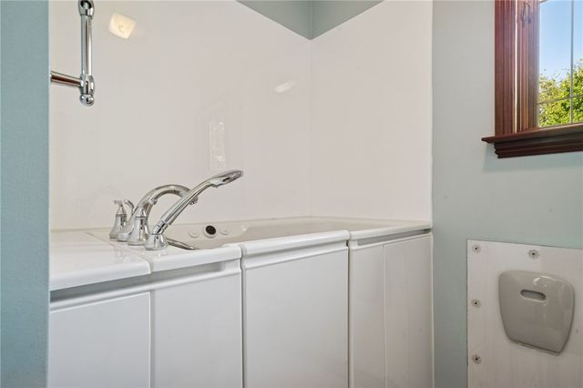 260 Jennie Dr, North Huntingdon, PA 15642