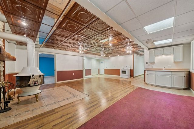 260 Jennie Dr, North Huntingdon, PA 15642