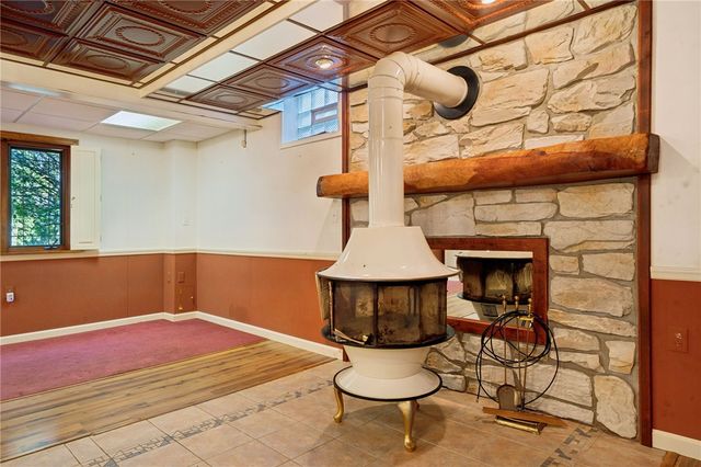 260 Jennie Dr, North Huntingdon, PA 15642