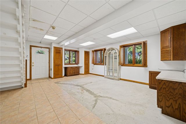 260 Jennie Dr, North Huntingdon, PA 15642