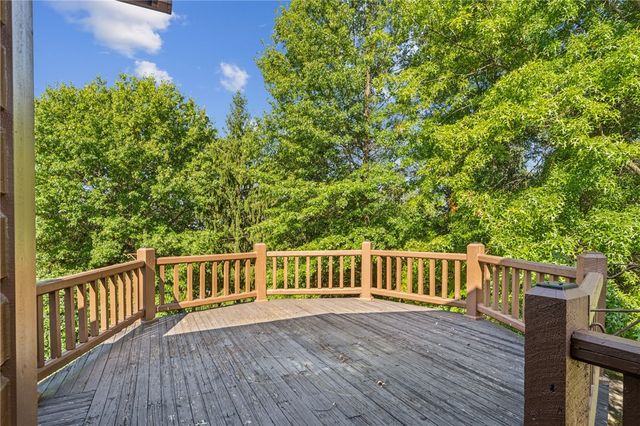 260 Jennie Dr, North Huntingdon, PA 15642