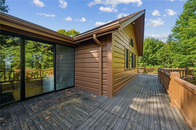 260 Jennie Dr, North Huntingdon, PA 15642