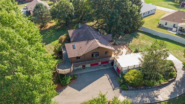 260 Jennie Dr, North Huntingdon, PA 15642