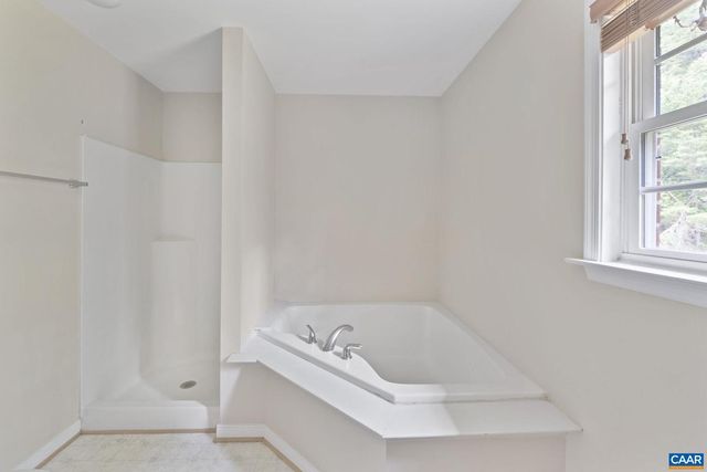 3590 MOUNTAIN HILL RD, Palmyra, VA 22963
