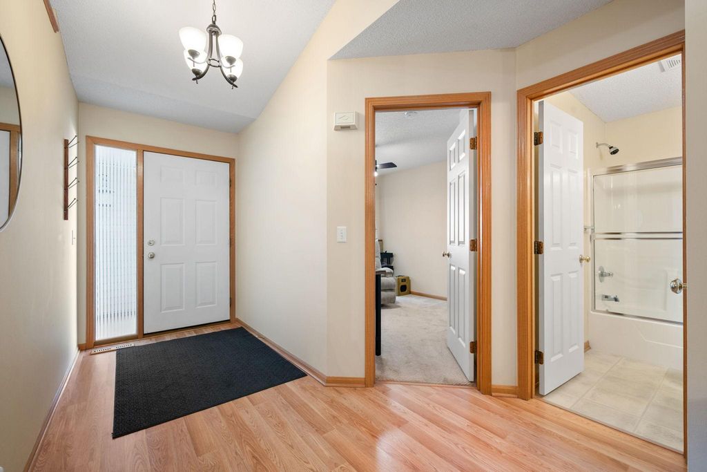 6313 Brook Lane, Savage, MN 55378 — photo 4