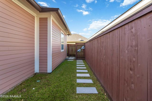 106 Tortola Lane, Youngsville, LA 70592