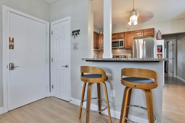 14 W. Water St 3, Wakefield, MA 01880