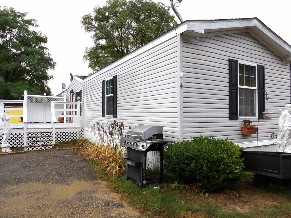 4 Trail Street, Franklin, NH 03235
