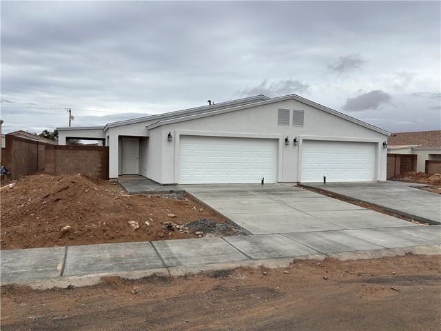 915 Berk Avenue, Kingman, AZ 86409
