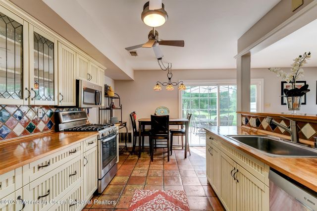 226 Teasdale Place, Morganville, NJ 07751
