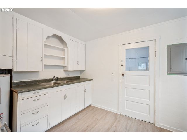1158 10TH Ave, Longview, WA 98632