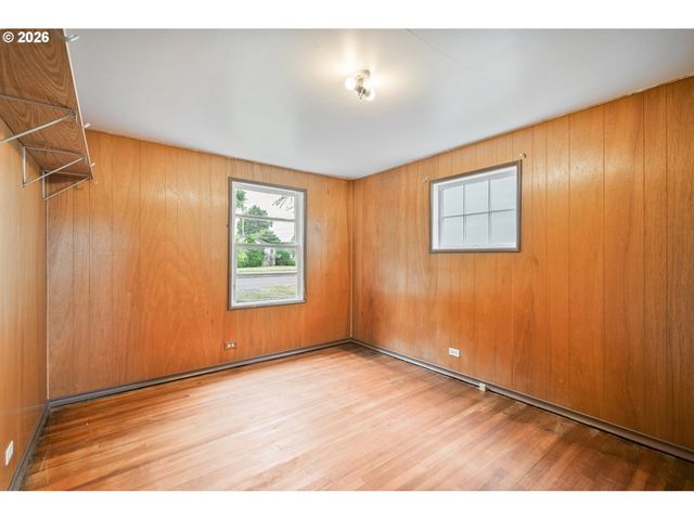 1158 10TH Ave, Longview, WA 98632
