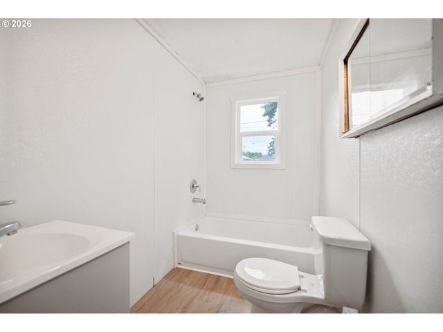 1158 10TH Ave, Longview, WA 98632