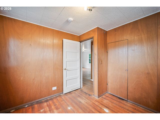 1158 10TH Ave, Longview, WA 98632