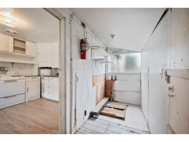 1158 10TH Ave, Longview, WA 98632