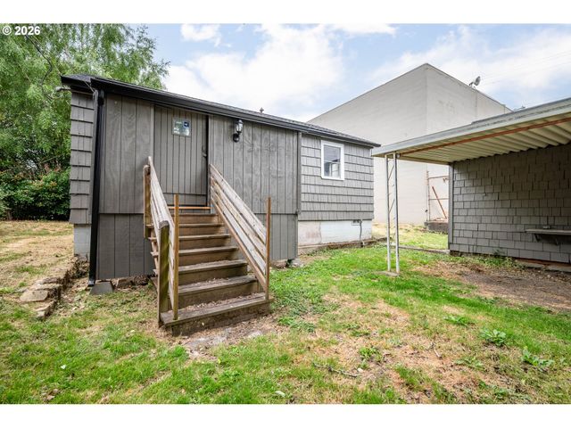 1158 10TH Ave, Longview, WA 98632