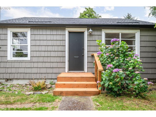 1158 10TH Ave, Longview, WA 98632