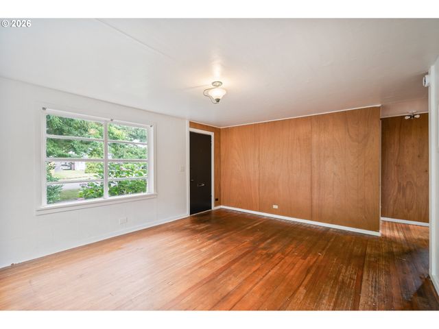 1158 10TH Ave, Longview, WA 98632