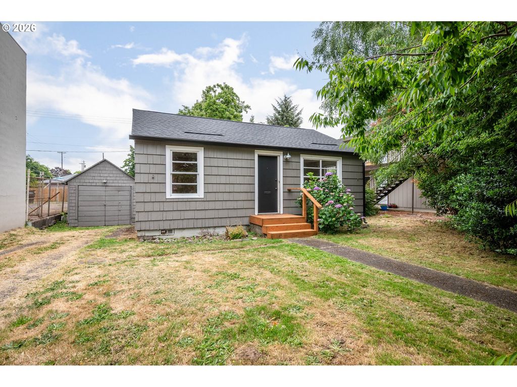 1158 10TH Ave, Longview, WA 98632