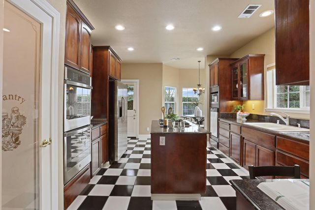 5606 Saint Andrews Dr, Stockton, CA 95219