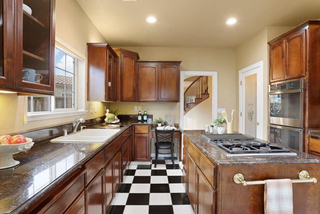 5606 Saint Andrews Dr, Stockton, CA 95219