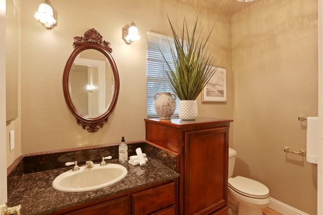 5606 Saint Andrews Dr, Stockton, CA 95219