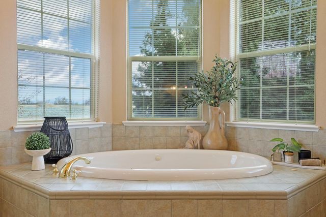 5606 Saint Andrews Dr, Stockton, CA 95219