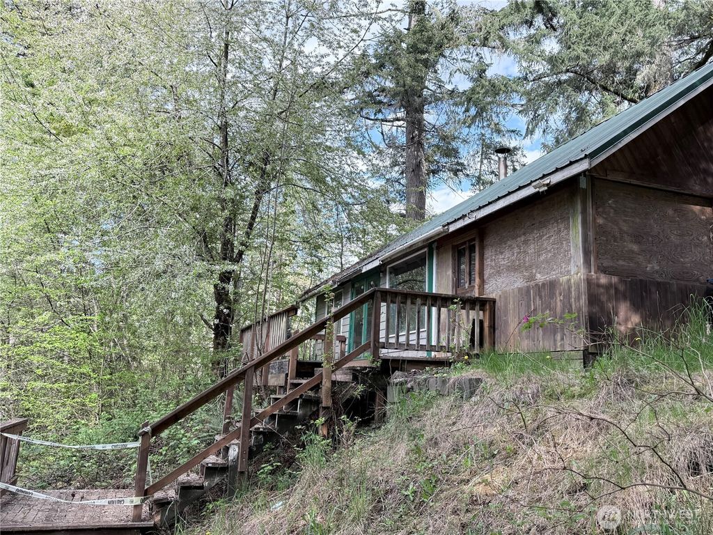 3780 S Mission Road W, Bremerton, WA 98312