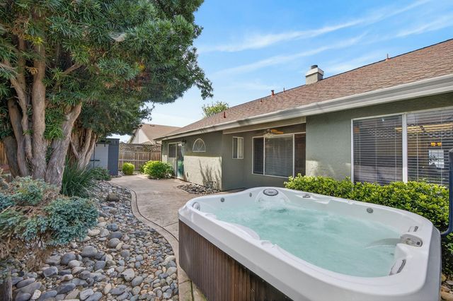 6406 Kilbeggan Way, Elk Grove, CA 95758