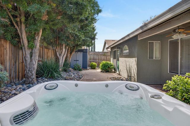 6406 Kilbeggan Way, Elk Grove, CA 95758