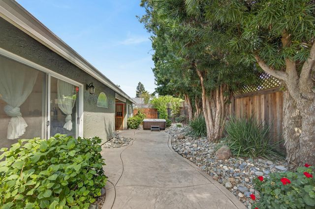 6406 Kilbeggan Way, Elk Grove, CA 95758