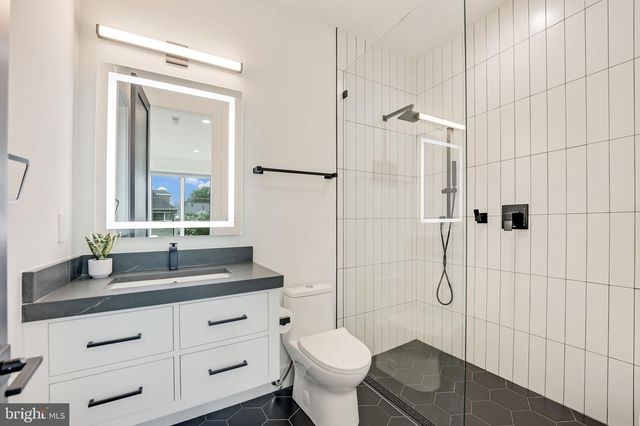 1452 BUENA VISTA AVE, Mclean, VA 22101