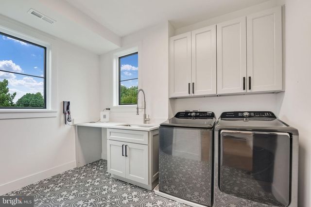 1452 BUENA VISTA AVE, Mclean, VA 22101