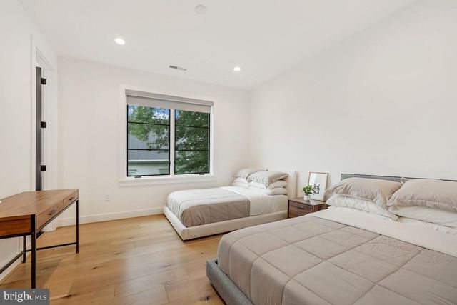 1452 BUENA VISTA AVE, Mclean, VA 22101