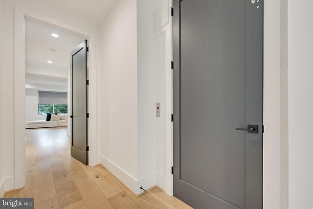 1452 BUENA VISTA AVE, Mclean, VA 22101