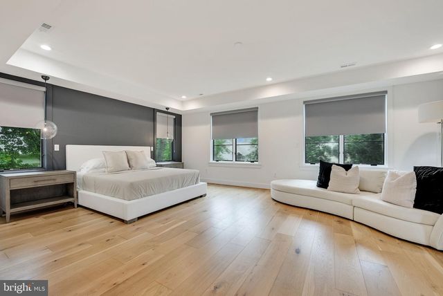 1452 BUENA VISTA AVE, Mclean, VA 22101