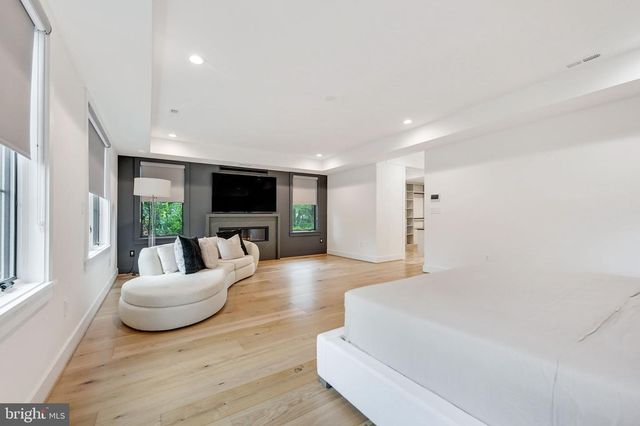 1452 BUENA VISTA AVE, Mclean, VA 22101