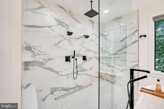 1452 BUENA VISTA AVE, Mclean, VA 22101